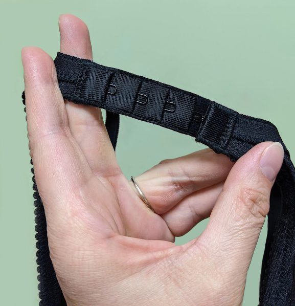 Dealbreakers #2: Single Hook Clasps